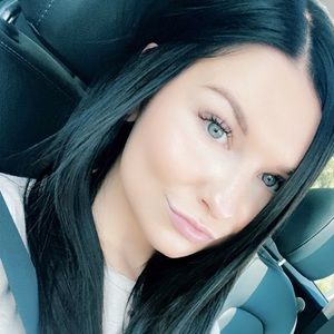 Meet your Posher, Jenn